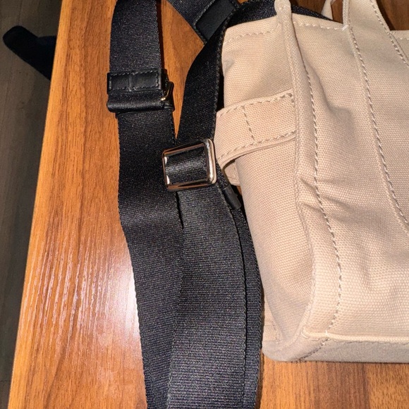Marc Jacobs Light Tan Tote Bag with Black Strap - Picture 5 of 7